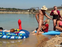 V oblečení, Skupina, Lesbické, Orgie, Na verejnosti, Saténové, Swingers, Vlhká