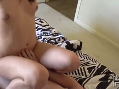 18 χρονον, Μεγάλος πούτσος, Πίπα, Πούτσος, Σε στάση σκύλου στα τέσσερα, Σκληρό, Λατίνα, Έφηβος