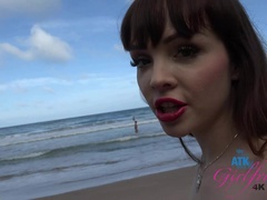 Amateur, Branlette thaïlandaise, Embrassement, Orgasme, De plein air, Public, Chatte, Fumer