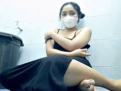 Amatorka, Azjatka, Dildo, Podwójna penetracja, Indonezyjski, Masturbacja, Prysznic, Student