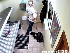 Amazing Pierced and Tattoed Babe Solarium VOYEUR
