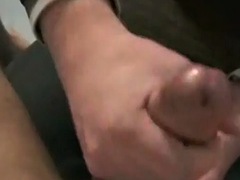 German amateur gay gets handjob from his boyfriend in close-up until he cums