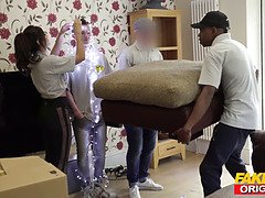 Большие сиськи, Минет, Лизание, Мамочка, Киски, Кричащие, Молоденькие, Втроем