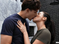 Поза 69, Минет, Брюнетки, Семяизвержение, Собачьи, Поцелуи, Лизание, Киски