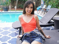 Paulina Ruiz Will Suck Your Dick To Clean Your Pool
