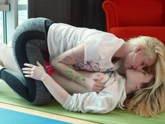 Kamilla and Iris Kis Kis licking passionately on the floor