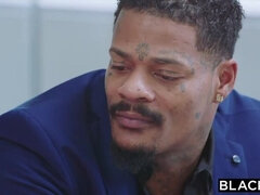 Noire, Sucer une bite, Éjaculation interne, En levrette, Faciale, Léchez, Monstre, Chatte