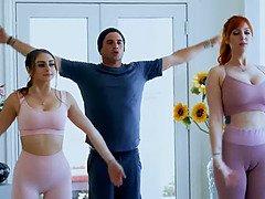 Blonde, Sucer une bite, Homme nu et filles habillées, Domination, Hd, Criant, Esclave, Plan cul à trois