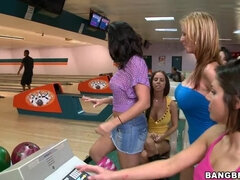 Dirty sex at the bowling alley