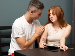 Duży kutas, Obciąganie, Puszysta, Styl na pieska, Naturalne cycki, Rudowłosa, Nastolatki, Cycki