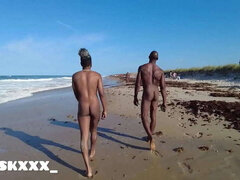 Большая жопа, Большой член, Минет, Межрасовый секс, Поцелуи, От первого лица, На публике, Сосущие