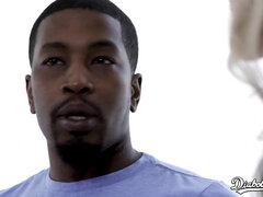 Velký zadek, Velké kozy, Blondýna, Kuřba, Puma, Spodní prádlo, Přírodní prsa, Manželka