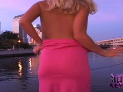 Smoking Hot Blonde Pees And Flashes In Public - Amateur