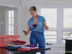 Americano, Culo, Cuarto de baño, Culo grande, Tetas grandes, Madres para coger, Hijo, Tetas