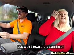 Amatööri, Auto, Puuma, Mummo, Vanhempi, Ulkona, Julkinen, Todellisuus