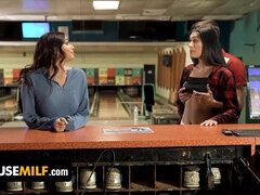 Anális szex, Tekintélyes didik, Fekete, Ruhában, Érett feleség, Nyilvános, Tabu, Hármas