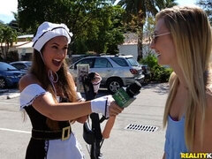 Tekintélyes didik, Szőke, Gesztenyebarna, Két nő, Bugyi, Pirszing, Hármas, Kukkoló