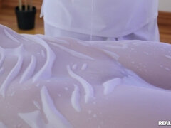 Seggről a szájra, Gesztenyebarna, Kebles, Felpeckelve, Nyalás, Pirszing, Nuni, Valóság