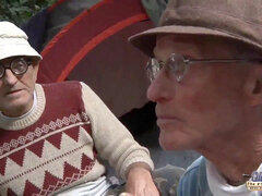 Oldman, female, picnic