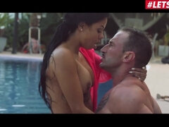 Black female canela flesh drilled in the pool