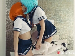 Brunett, Galen, Onani, Naturliga tuttar, Piercing, Tatuering, Tuttar, Uniform