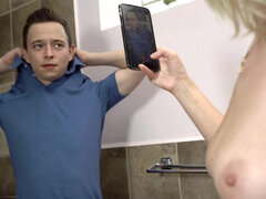 Veľké kozy, Blondína, Kuřba, Hlboký orál, Péro, Na tvár, Masturbácia, Prehĺtaní