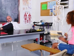 Grande cazzo, Nero, Pompino, Brunetta, Venire in bocca, Gola profonda, Facciale, Ragazza