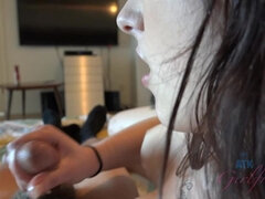 Amateur, Gros seins, Brunette brune, Pieds, Branlette thaïlandaise, Lingerie, Jarretelles, Tatouage