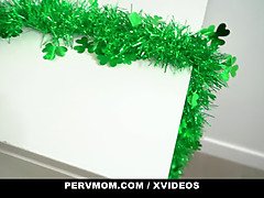 Lepotice, Fafanje, Busty, Evinja, Globoko grlo, Milf, Mama, Mačeha