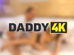 미인, 오랄섹스, 흑갈색 머리, 아빠, 라티나, 면도된, 문신, 젖가슴