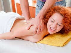 Μεγάλος κώλος, Μεγάλος πούτσος, Πίπα, Σε στάση σκύλου στα τέσσερα, Φυσικά βυζιά, Κοκκινομάλα, Έφηβος, Βυζιά