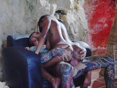 Stora tuttar, Svart, Avsugning, Creampie, Doggystyle, Ebenholts, Hd, Naturliga tuttar