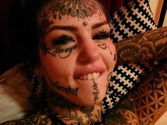 Πίπα, Αυνανισμός, Φυσικά βυζιά, Πρώτου προσώπου, Κοκκαλιάρης, Τατουάζ, Έφηβος, Βυζιά