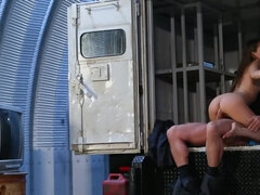 Grande cazzo, Macchina, Toccando, Leccata, Piccola, Figa, Capelli corti, Tatuaggi