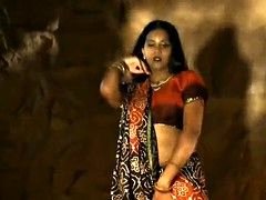 Braunhaarige, Indisch