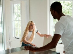 お尻, 黒人, ブロンド, フェラチオ, バック, 手コキする, 異人種間, キス