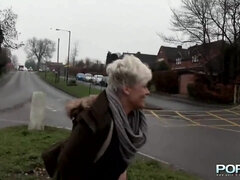 Velike joške, Evropska, Razkazovanje jošk v javnosti, Hd, Milf, Lulanje, V javnosti, Tetovaže