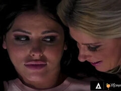 Iso perse, Blondi, Sormetus, Selkäsauna, Alusvaatteet, Äiti jota haluaisin panna, Pillu, Äitipuoli