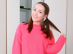 Blondin, Gapande, Onani, Pov, Solo, Strippning, Tonåring, Tuttar