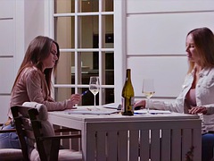 Blondína, Brunetka, Vysokoškoláčka, Spodná bielizeň, Jazdectvo, Zvedená, Študent, Švédska rojka