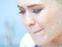 Lízaní zadků, Kuřba, Brunetka, Nohy, Honění, Pička, Vyholené, Uniforma