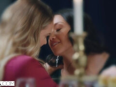 Tetas grandes, Negro, Mamada, Corridas faciales, Lamidas, Orgía, Montar, Sexo fuerte