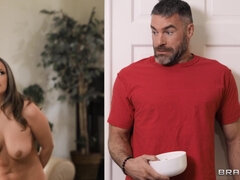 Pik sutte, Brunette, Lækker, Hundestilling, Give finger, Slikning, Pov, Fisse