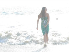 Поцелуи, На публике, Соло, Под юбкой