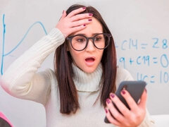 Anális szex, Cumizás, Gesztenyebarna, Kézimunka, Sztrippelés, Tini