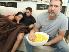 Κώλος, Μεγάλος κώλος, Μεγάλα βυζιά, Μελαχροινή, Μαλακία, Κουζίνα, Ώριμη γυναίκα, Ξυρισμένη