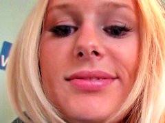 Blonde, Sucer une bite, Pov, Public