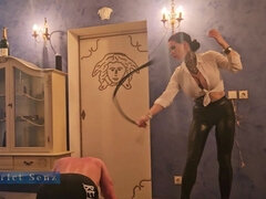 Amateur, Bondage domination sadisme masochisme, Homme nu et filles habillées, Femme dominatrice, Allemand, Humiliation, Punition, Esclave