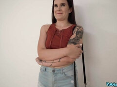 Iso perse, Iso kulli, Isot tissit, Suihinotto, Ruskeahiuksinen, Takaapäin, Raha, Teini