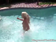 Vacker, Blondin, Avsugning, Bystig, Långt ner i halsen, Onani, Mamma, Styvmamma